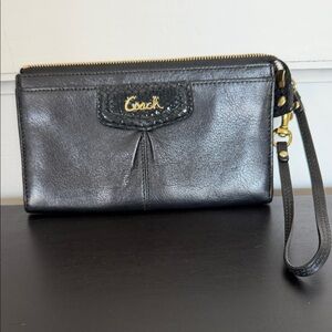 COACH Madison Pleated Wristlet Wallet Black Smooth Leather Patent Snake Trim